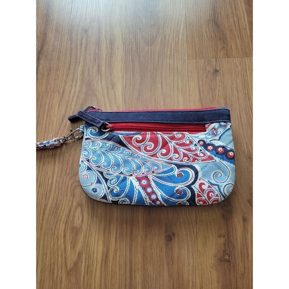 Vera Bradley Wristlet - Picture 5 of 9